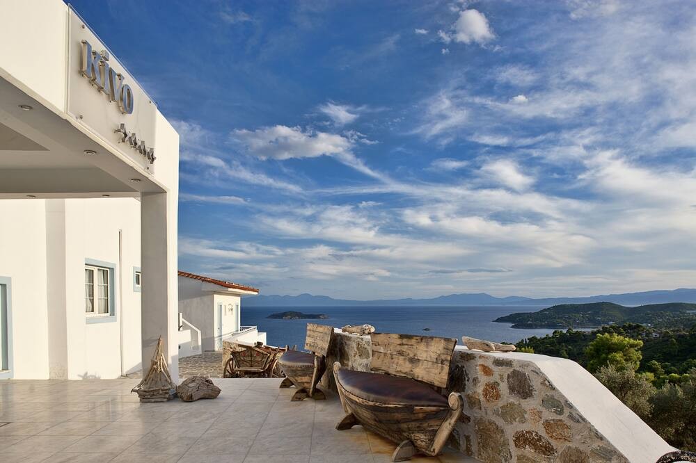Kivo Art &amp; Gourmet Hotel