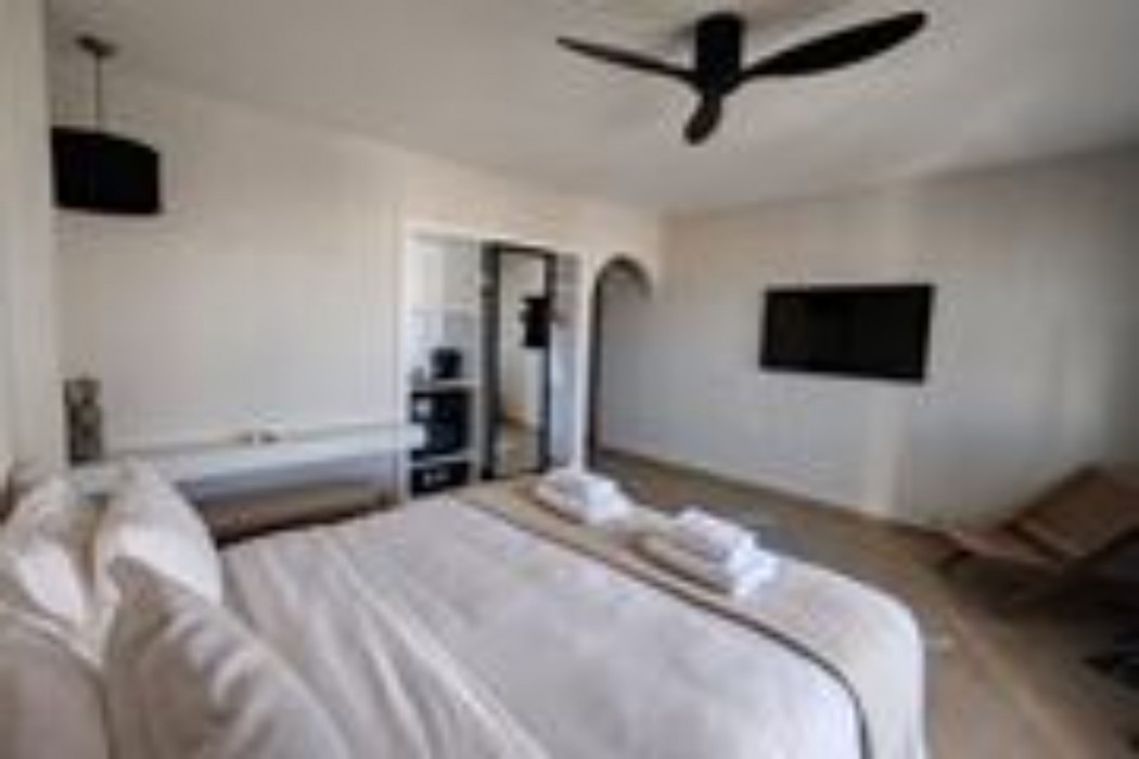 The Noverian Bios Santorini Boutique Hotel 23/78