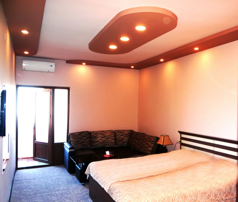 Areg Hotel 81/113