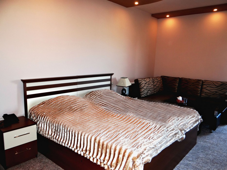 Areg Hotel 51/113
