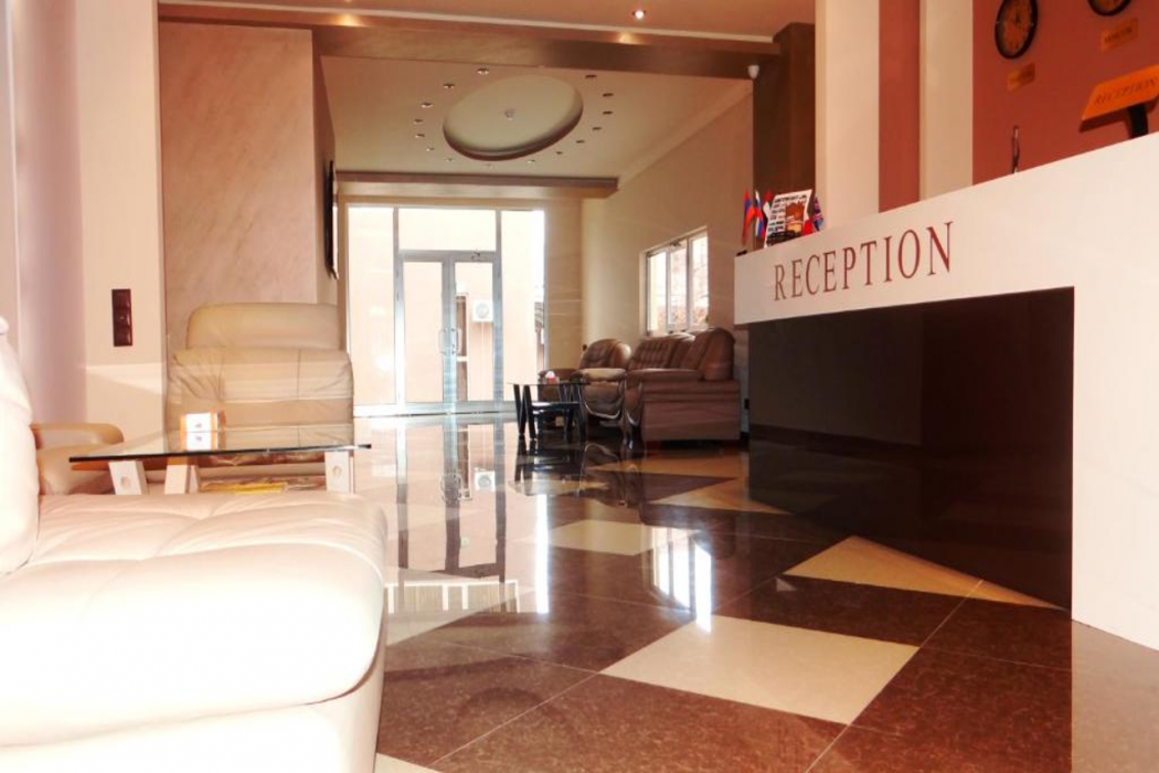 Areg Hotel 7/113