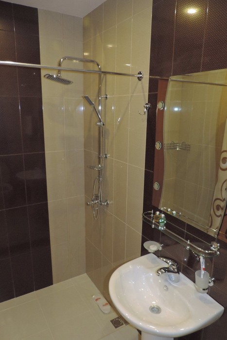 Areg Hotel 73/113