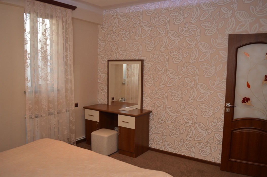 Areg Hotel 47/113