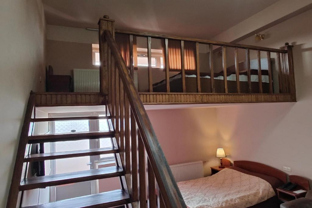 Areg Hotel 13/113