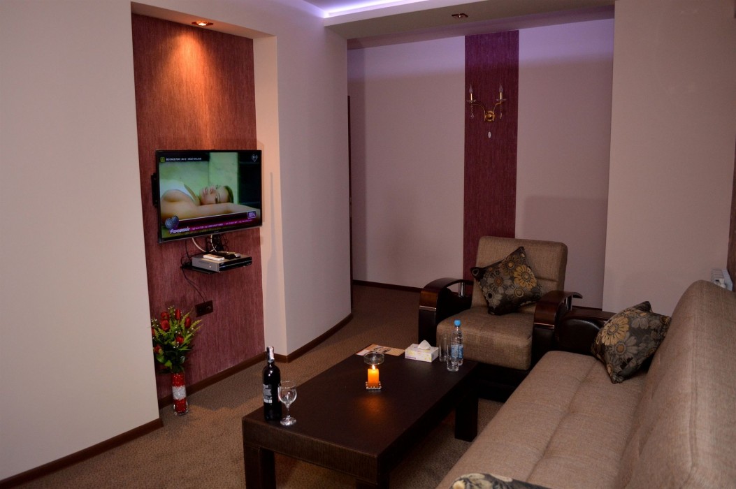 Areg Hotel 76/113