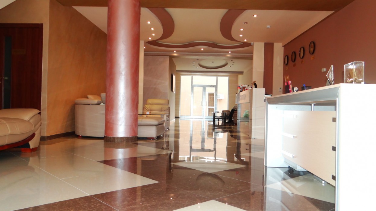 Areg Hotel 42/113