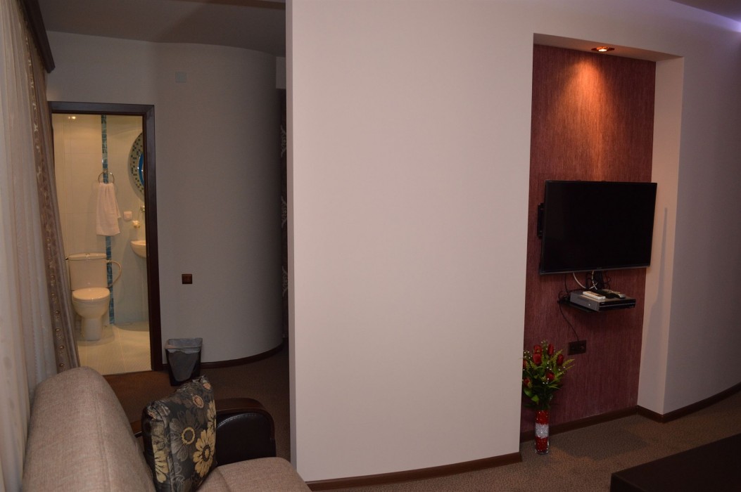 Areg Hotel 58/113