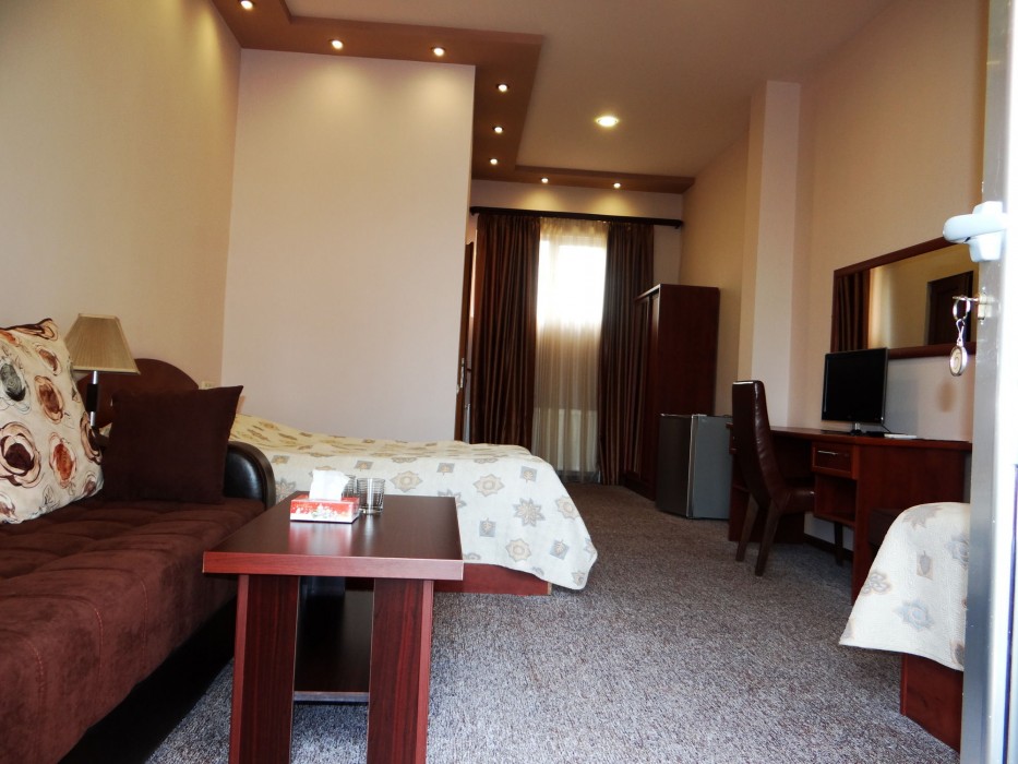 Areg Hotel 64/113