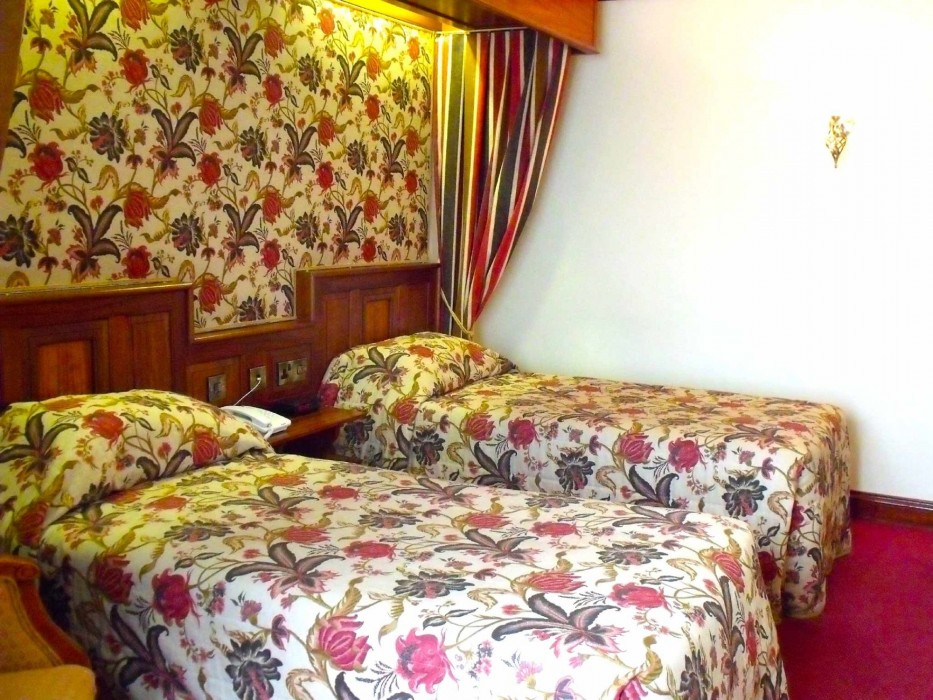 CBH The Feathers Hotel & Restaurant 45/85