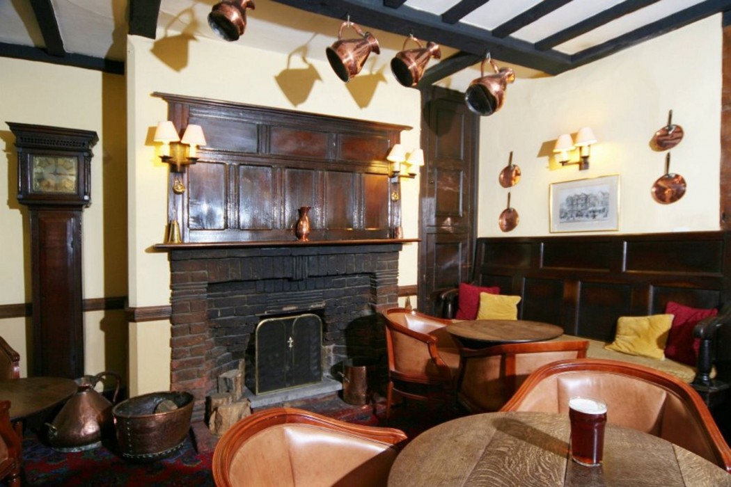 CBH The Feathers Hotel & Restaurant 48/85