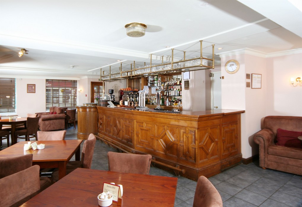 CBH The Feathers Hotel & Restaurant 24/85
