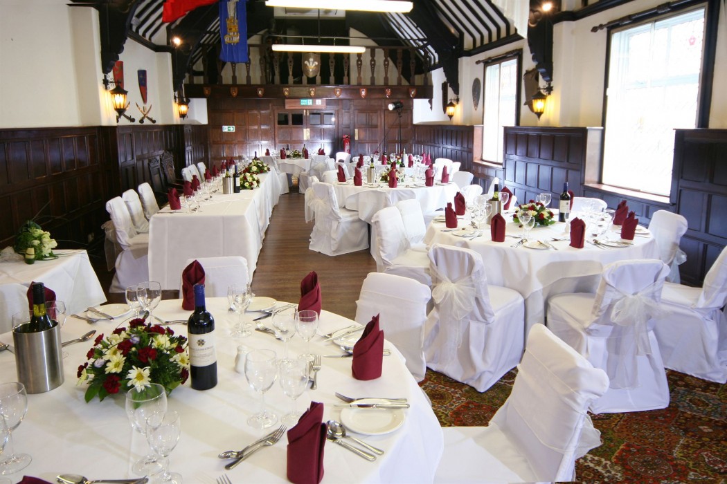 CBH The Feathers Hotel & Restaurant 16/85
