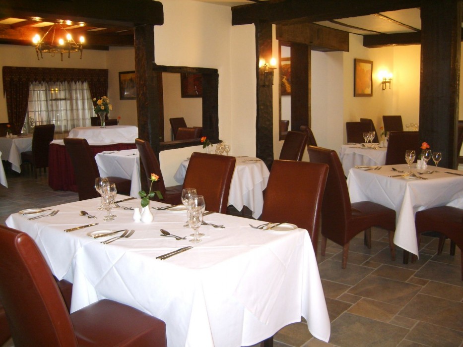 CBH The Feathers Hotel & Restaurant 32/85