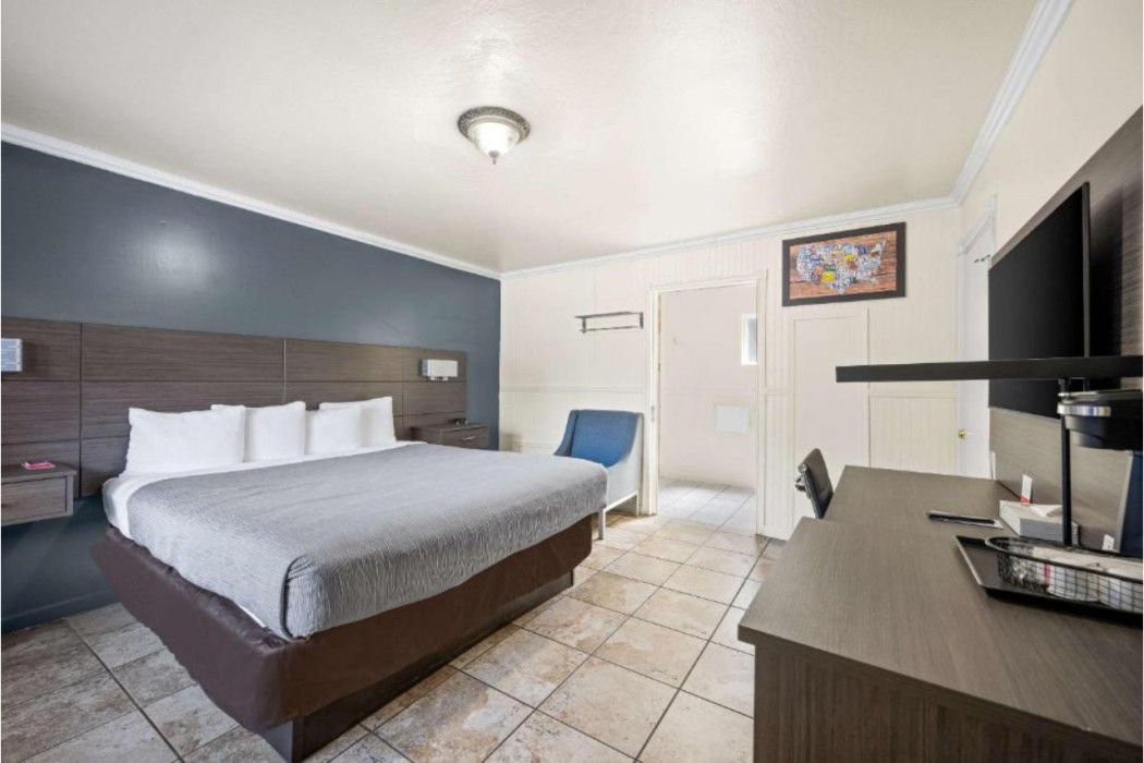 Econo Lodge Inn & Suites Heavenly Village Area 9/23