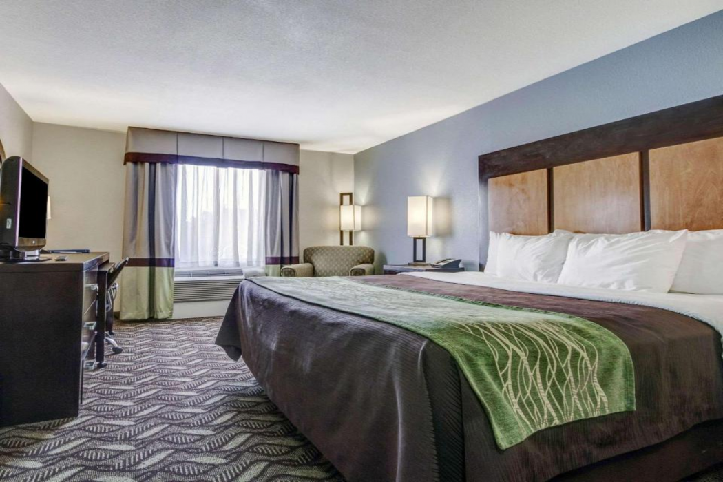 Comfort Inn & Suites El Paso I-10 Airport Area 9/45