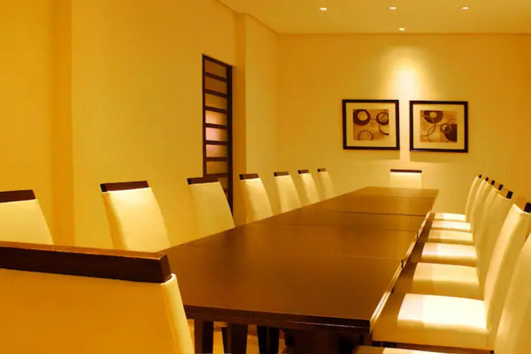 Casablanca Suites Near Airport 51/59