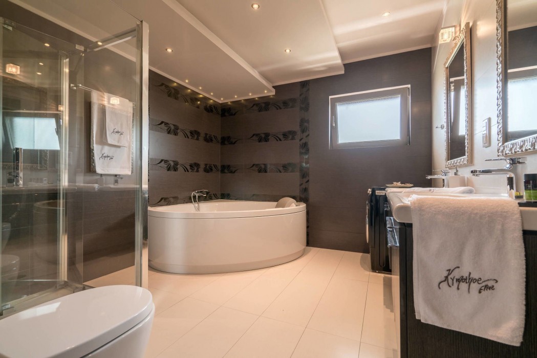 Kymothoe Elite Suites 60/97