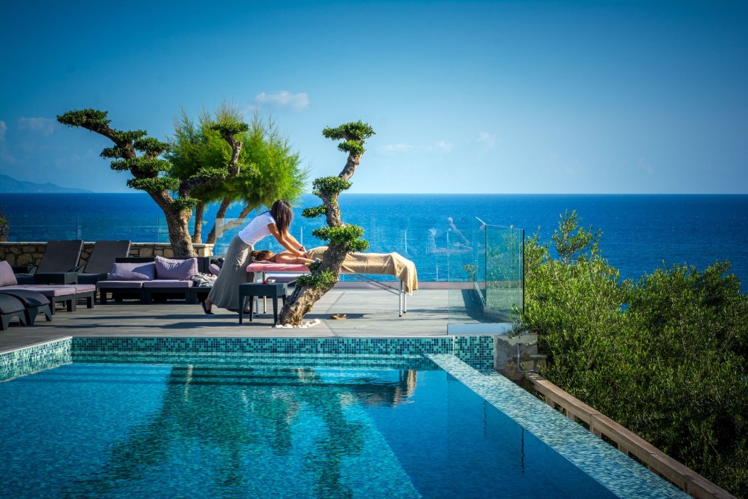Kymothoe Elite Suites 41/97
