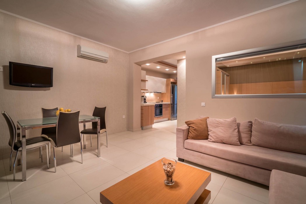 Kymothoe Elite Suites 51/97