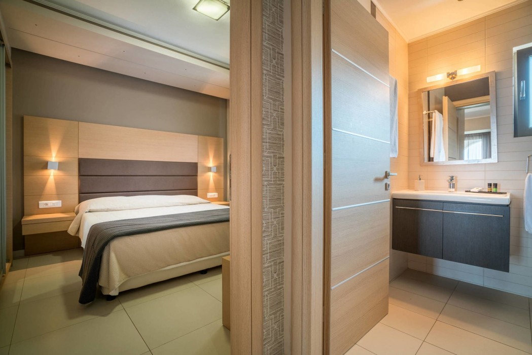 Kymothoe Elite Suites 20/97