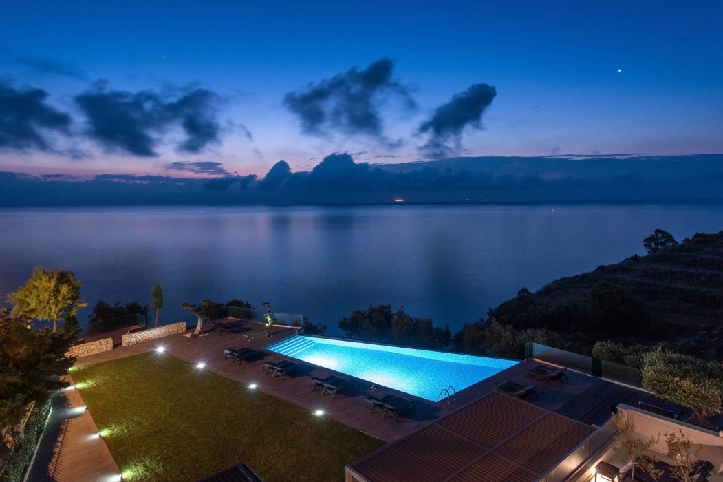 Kymothoe Elite Suites 45/97