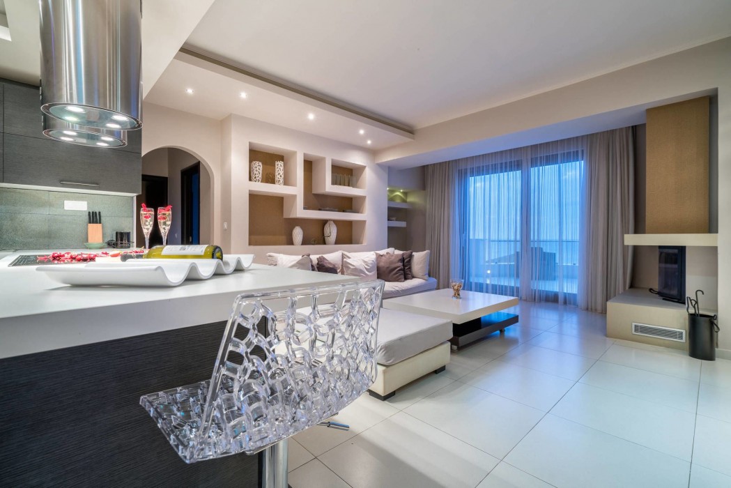 Kymothoe Elite Suites 37/97