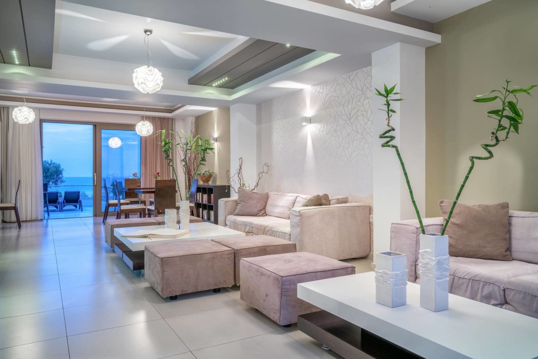 Kymothoe Elite Suites 25/97