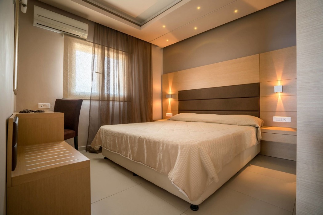 Kymothoe Elite Suites 65/97