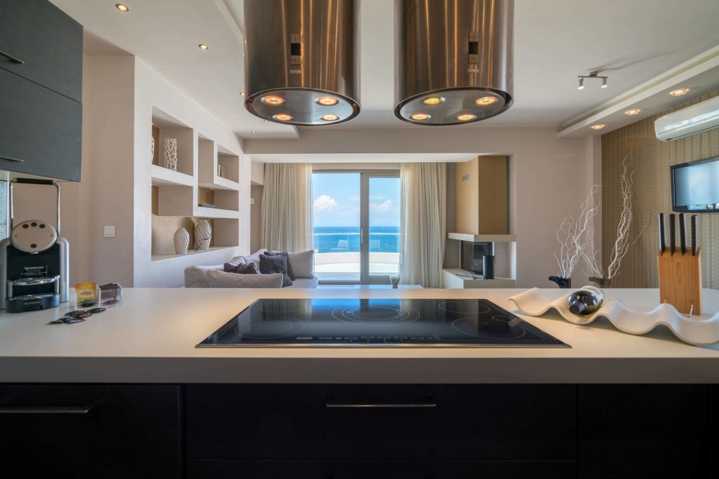 Kymothoe Elite Suites 67/97