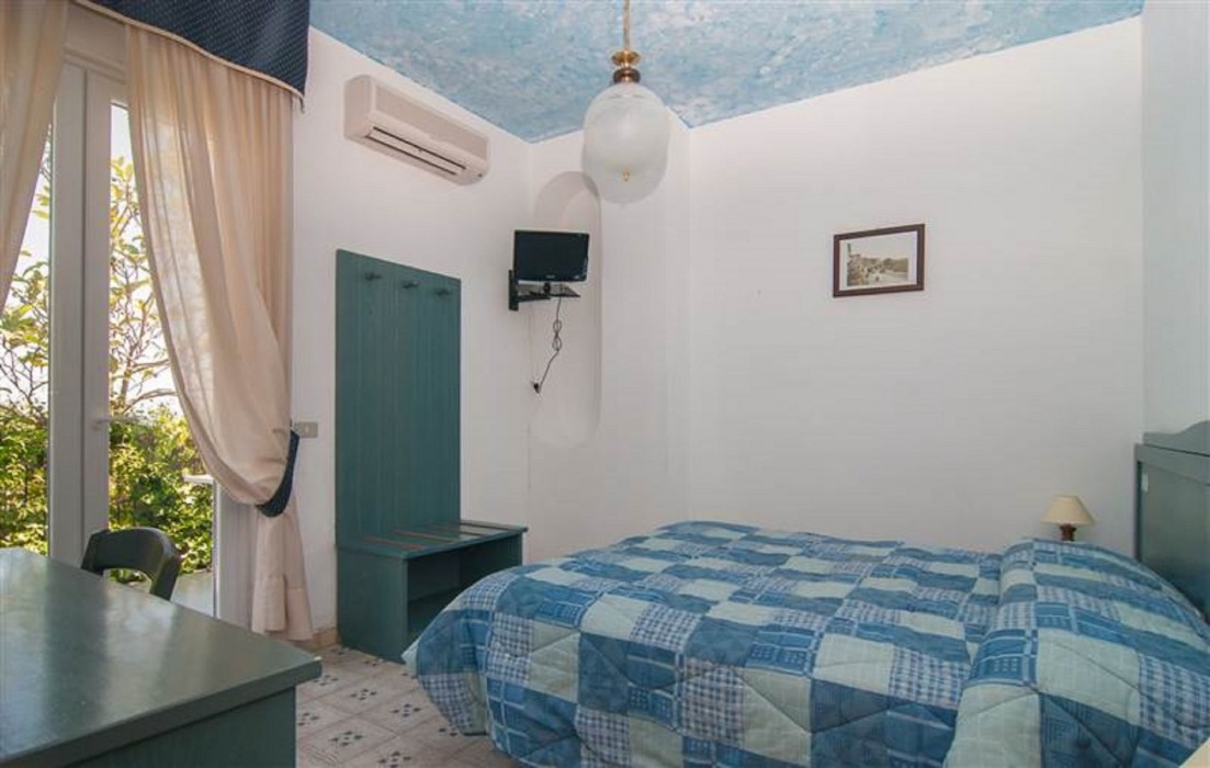 Hotel La Ninfea 35/56