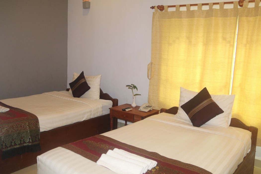 New Riverside Hotel 43/100