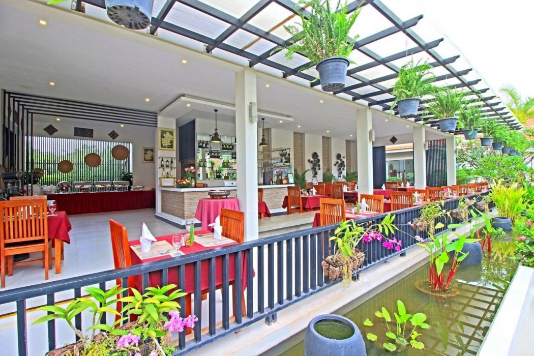 New Riverside Hotel 63/100