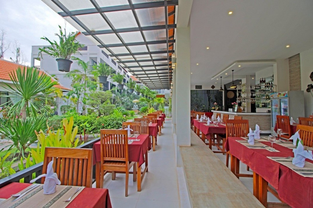 New Riverside Hotel 64/100
