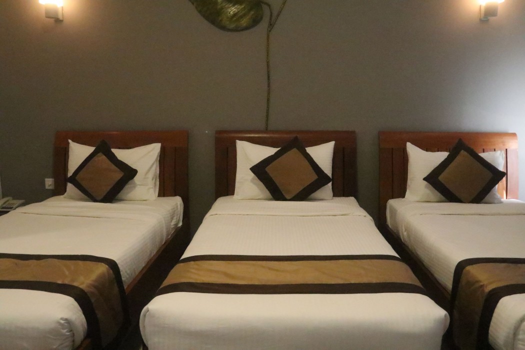 New Riverside Hotel 59/100