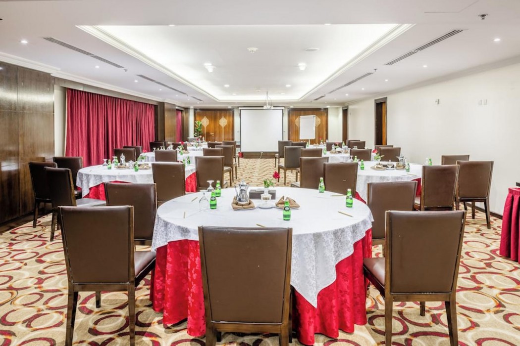شركة طيبة المدينة الفندقية(Millennium Taiba Hotel) 60/77
