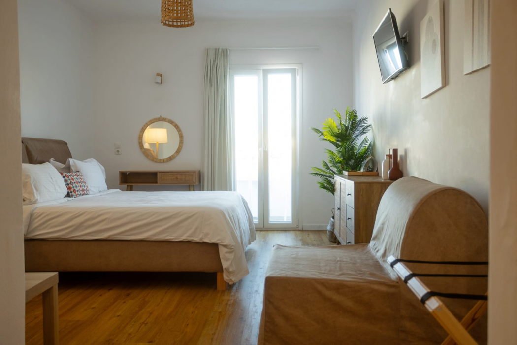 Adonis Hotel Studios & Apartments 11/67
