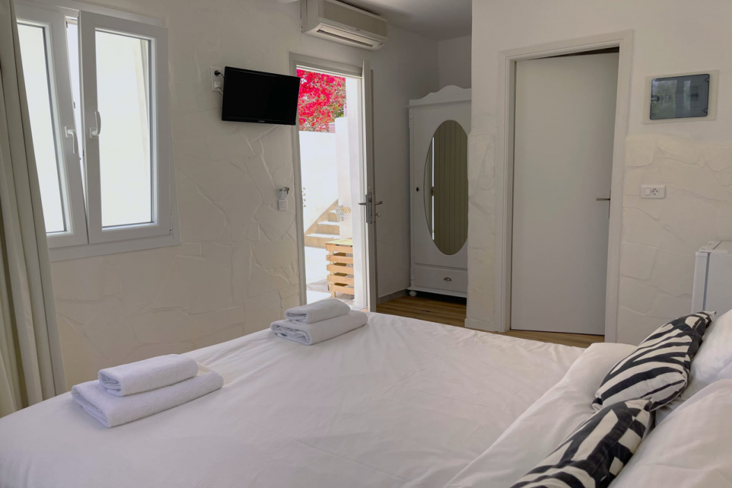 Adonis Hotel Studios & Apartments 17/67