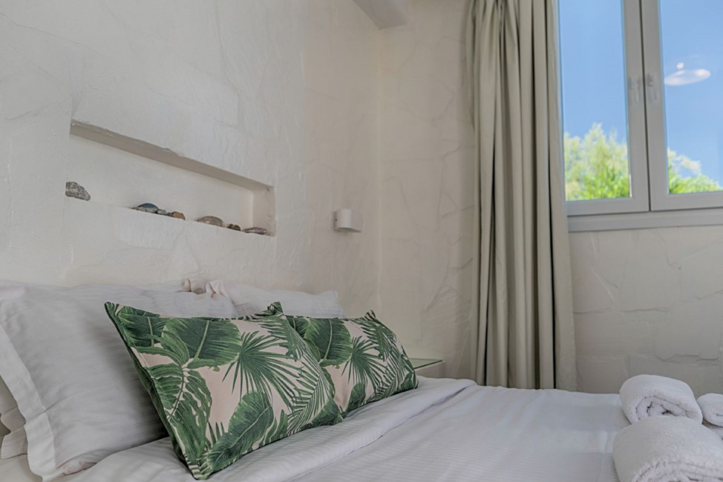 Adonis Hotel Studios & Apartments 18/67
