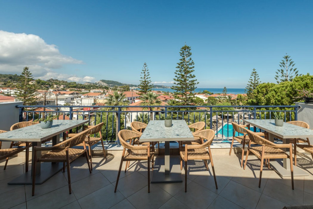 Contessa Hotel 79/105