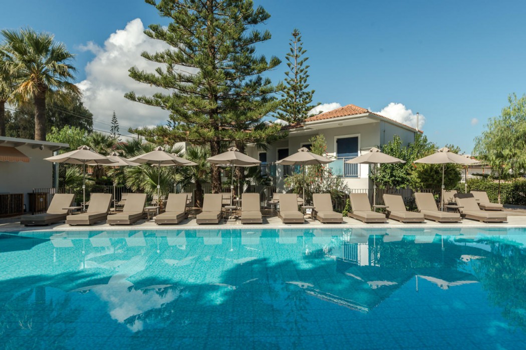 Contessa Hotel 61/105