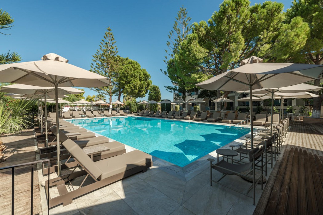 Contessa Hotel 50/105