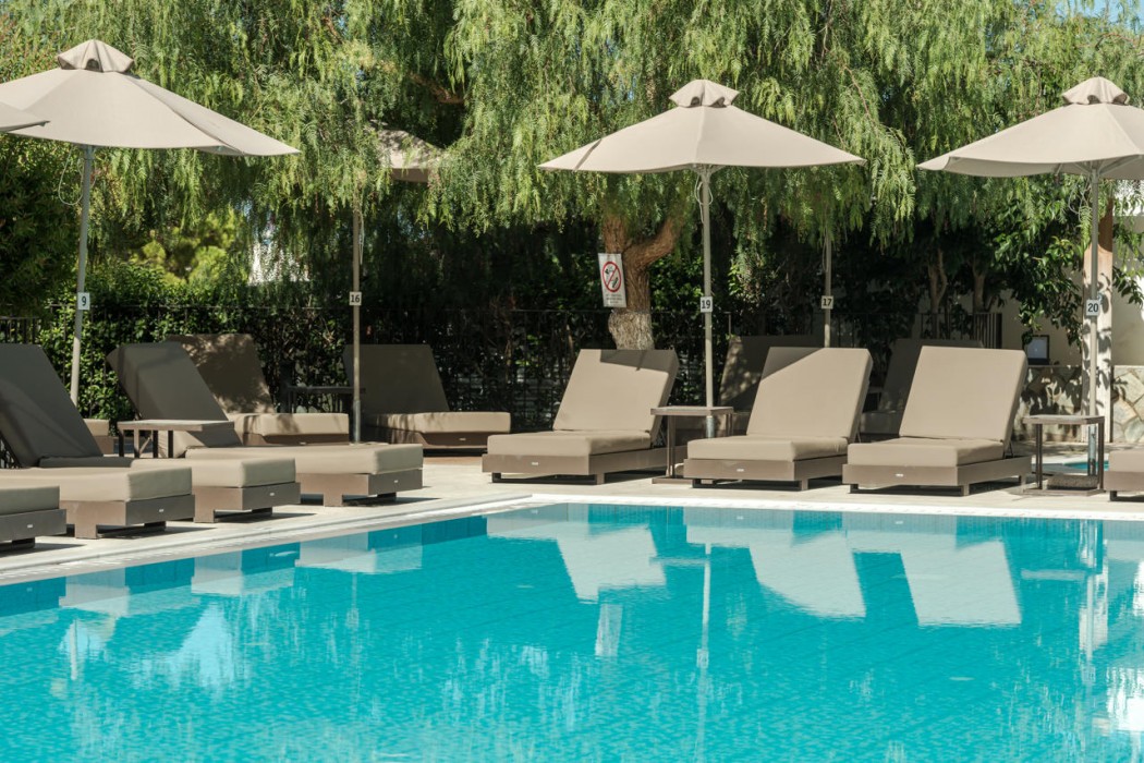 Contessa Hotel 49/105