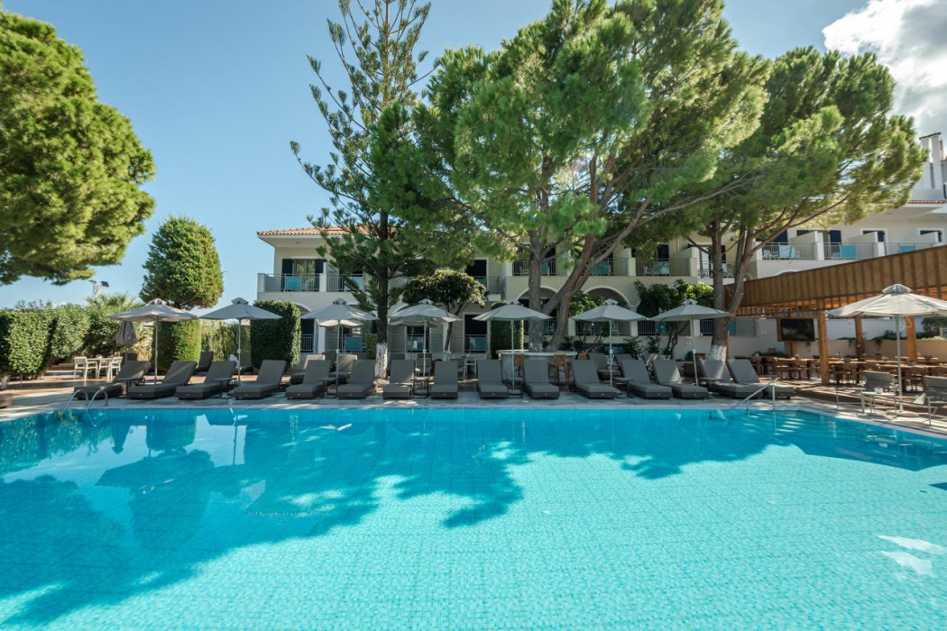 Contessa Hotel 53/105