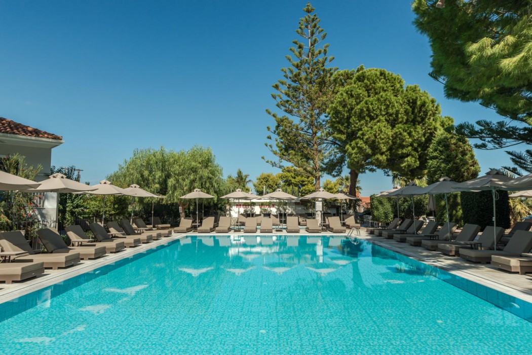 Contessa Hotel 54/105