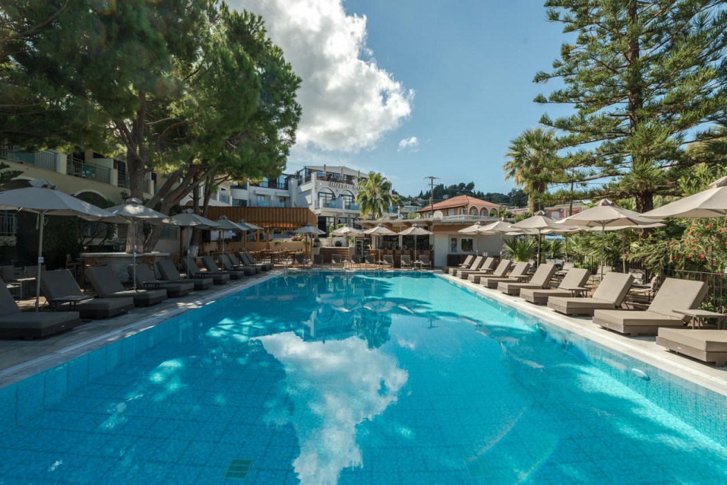Contessa Hotel 62/105