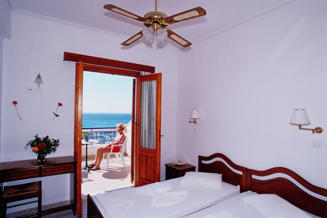 Golden Sand Hotel 7/34