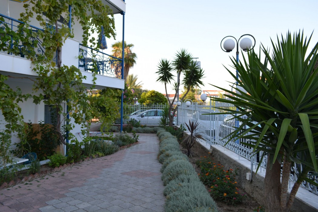 Victor-Eleni Hotel 32/94