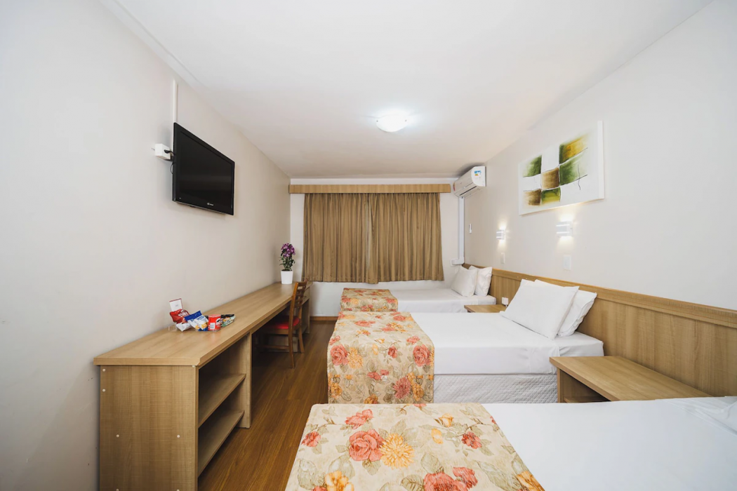 Hotel Golden Park Curitiba by Nacional Inn 33/97