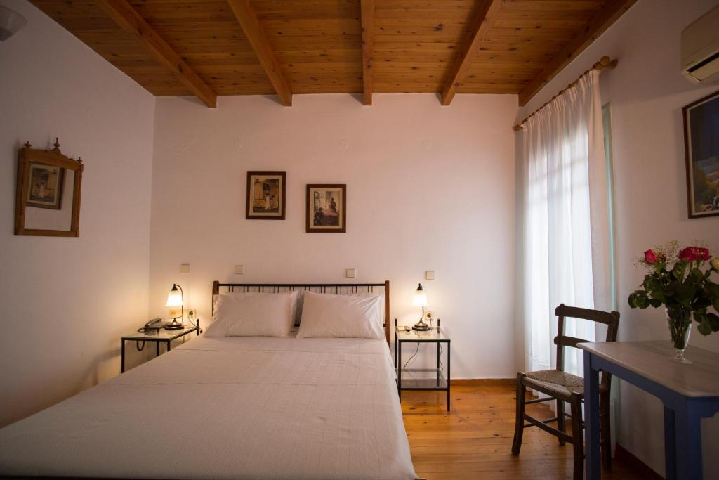 Nostos Hotel 11/81