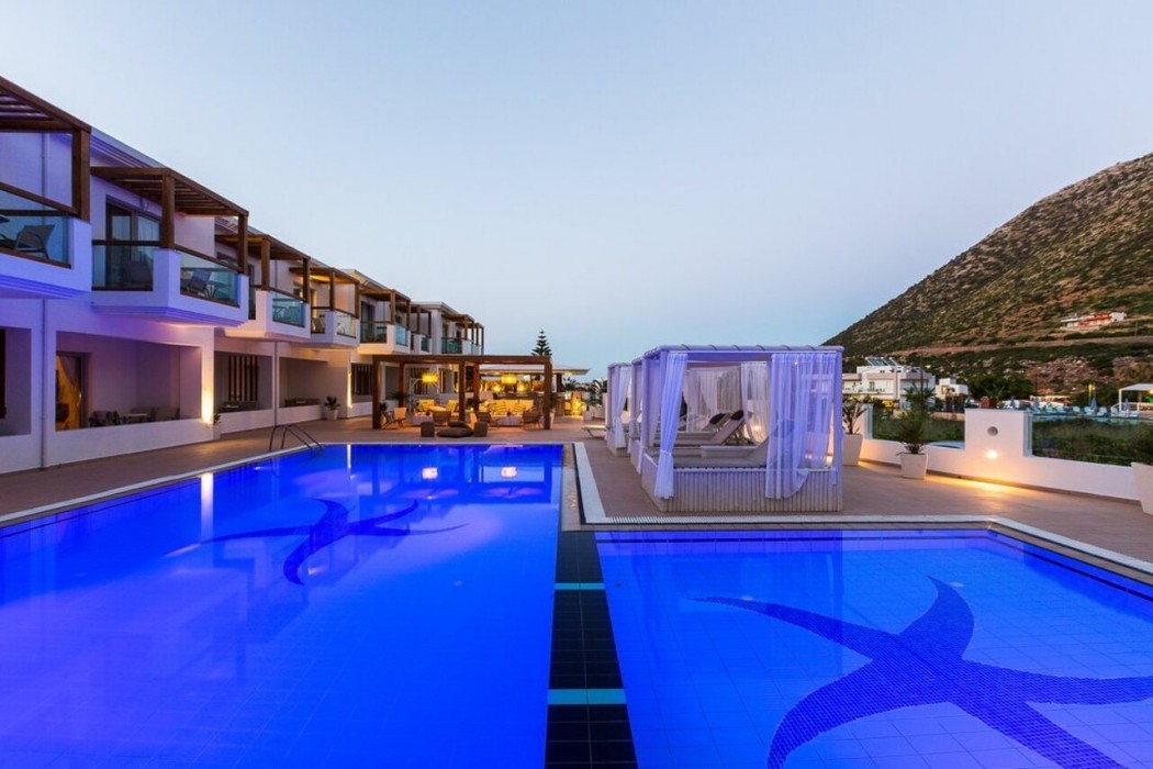 Nostos Hotel 43/81